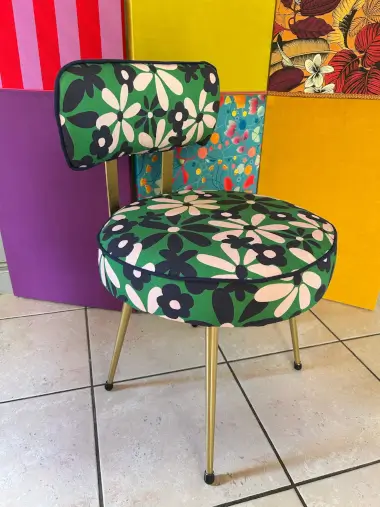 Chaise tissu vert blanc motif fleurs