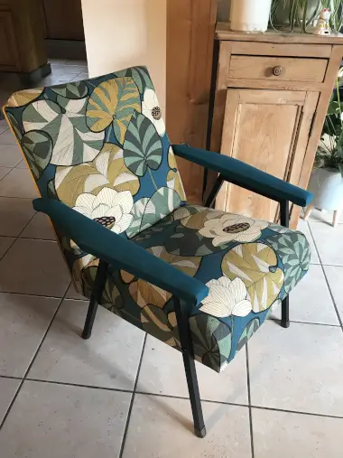 Fauteuil avec tissu fleurs