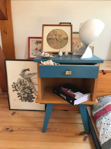 Meuble de chevet en bois
